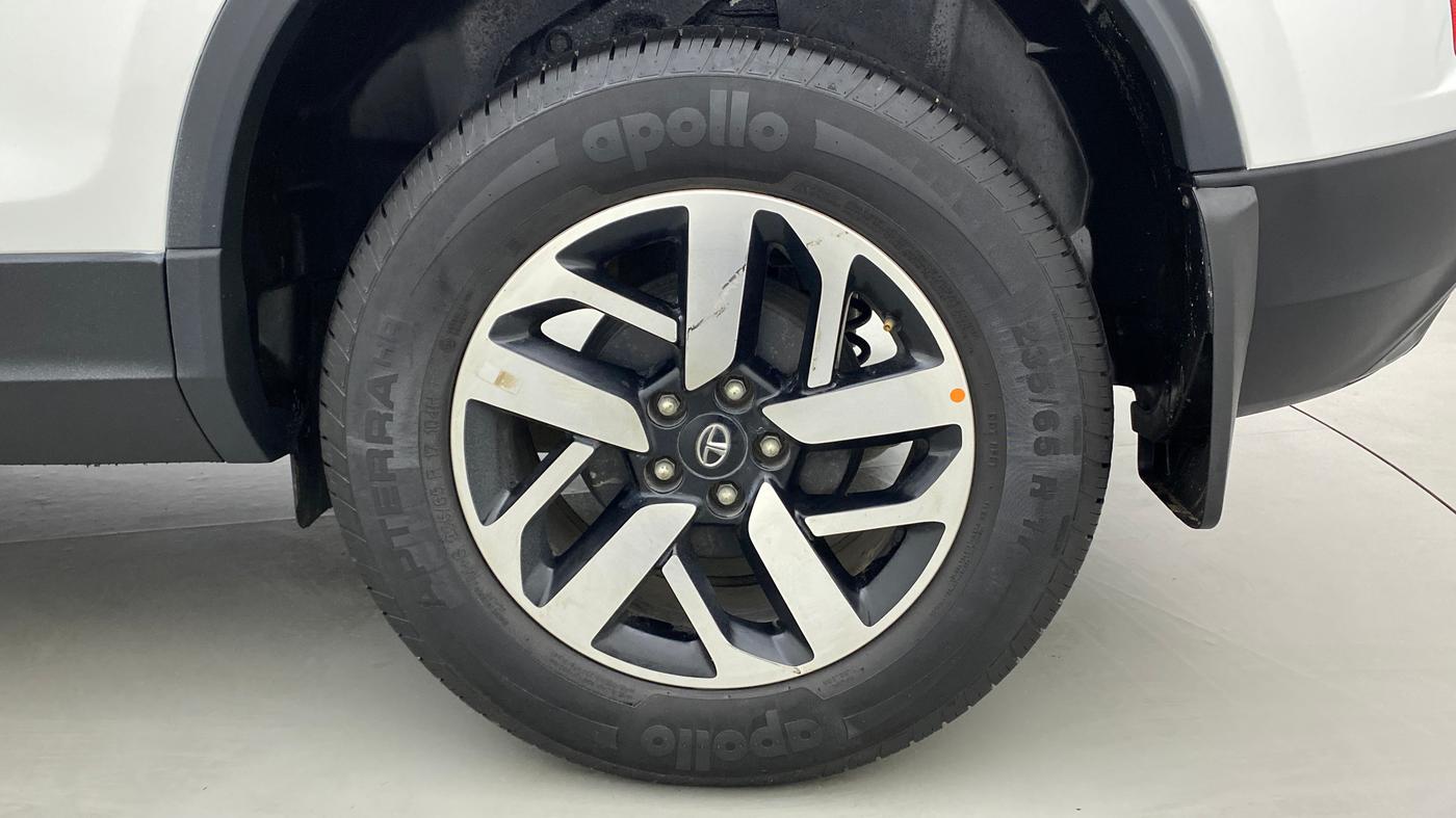 2021 Tata Harrier XZ PLUS 2.0L DUAL TONE, Diesel, Manual, 17,488 km, Left Rear Wheel