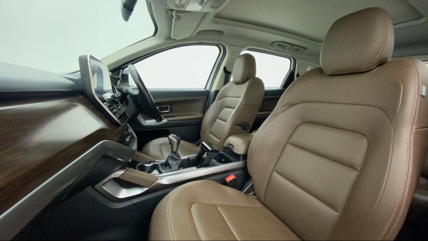 2021 Tata Harrier XZ PLUS 2.0L DUAL TONE, Diesel, Manual, 17,488 km, Right Side Front Door Cabin