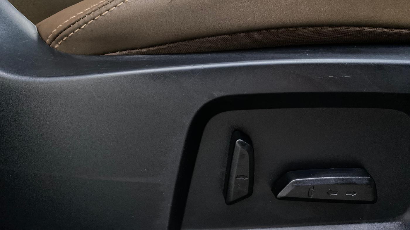 2021 Tata Harrier XZ PLUS 2.0L DUAL TONE, Diesel, Manual, 17,488 km, Driver Side Adjustment Panel