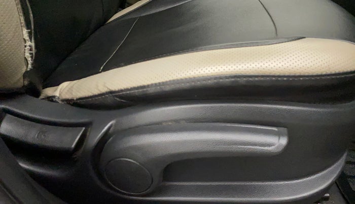 2016 Hyundai Elite i20 SPORTZ 1.2, Petrol, Manual, 82,256 km, Driver Side Adjustment Panel