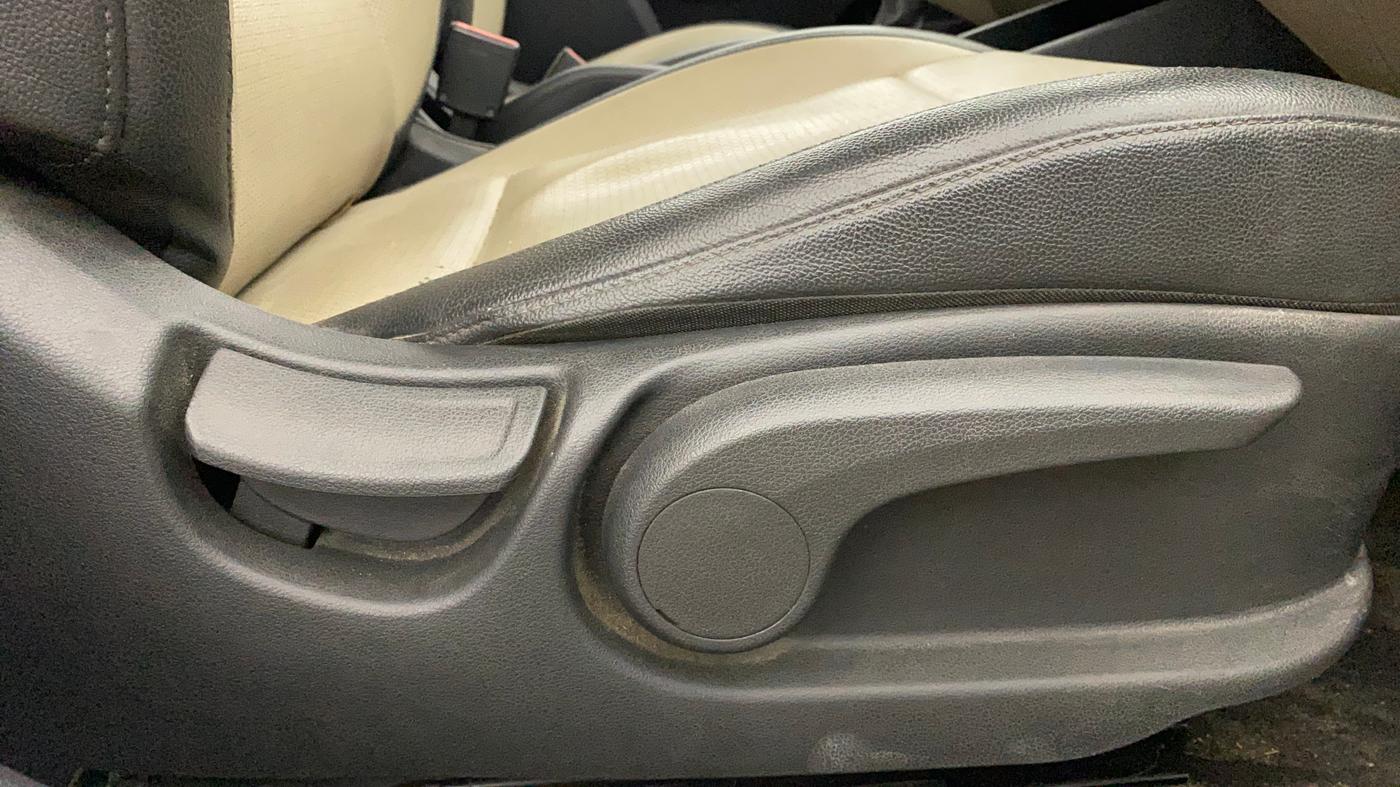 2018 Hyundai Verna 1.6 VTVT SX (O) AT, Petrol, Automatic, 48,550 km, Driver Side Adjustment Panel