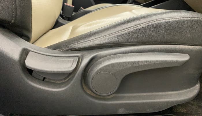 2018 Hyundai Verna 1.6 VTVT SX (O) AT, Petrol, Automatic, 48,550 km, Driver Side Adjustment Panel