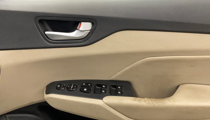 2018 Hyundai Verna 1.6 VTVT SX (O) AT, Petrol, Automatic, 48,550 km, Driver Side Door Panels Control