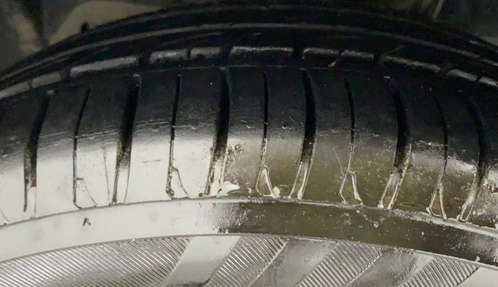 2018 Ford FREESTYLE TREND PLUS 1.2 PETROL, Petrol, Manual, 42,605 km, Left Front Tyre Tread