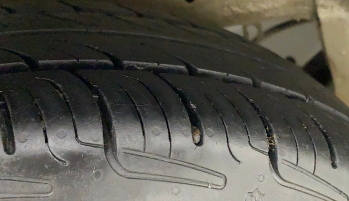 2016 Maruti Celerio VXI AMT, Petrol, Automatic, 98,397 km, Right Rear Tyre Tread