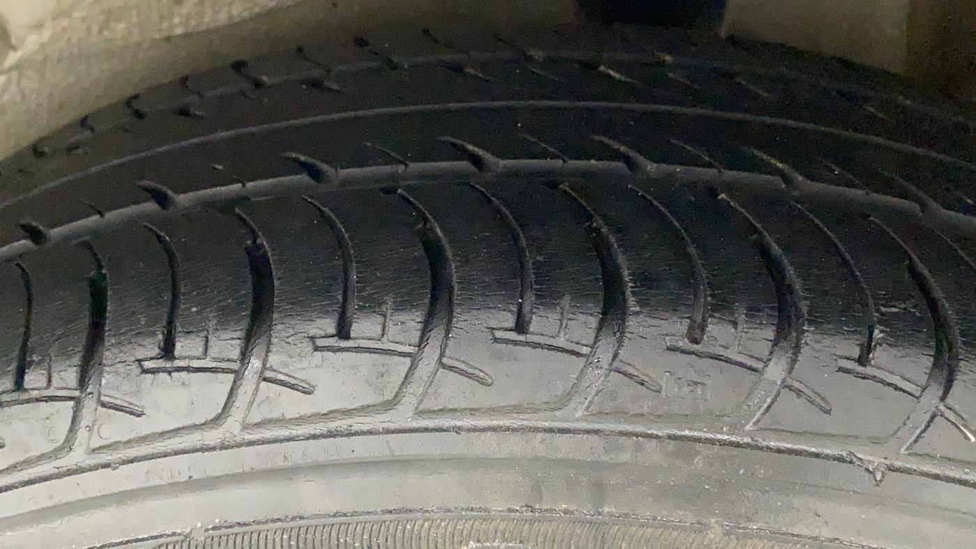 2016 Maruti Celerio VXI AMT, Petrol, Automatic, 98,397 km, Left Rear Tyre Tread