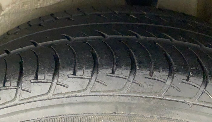 2016 Maruti Celerio VXI AMT, Petrol, Automatic, 98,397 km, Left Rear Tyre Tread