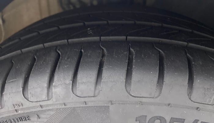2020 Volkswagen Polo HIGHLINE PLUS 1.0 TSI AT, Petrol, Automatic, 26,526 km, Right Front Tyre Tread