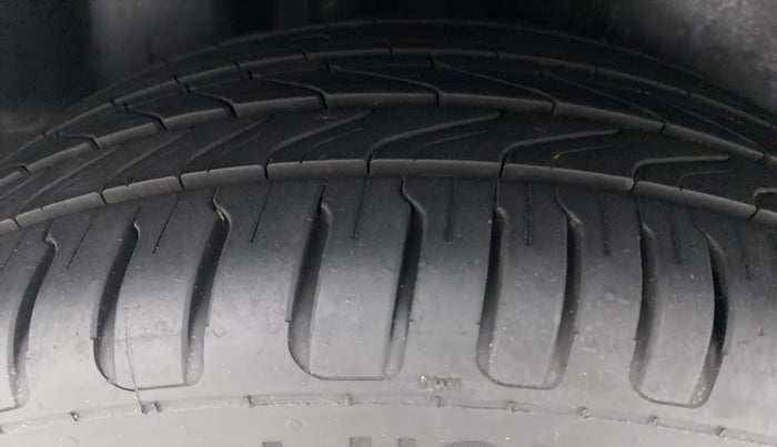 2020 Volkswagen Polo HIGHLINE PLUS 1.0 TSI AT, Petrol, Automatic, 26,526 km, Right Rear Tyre Tread