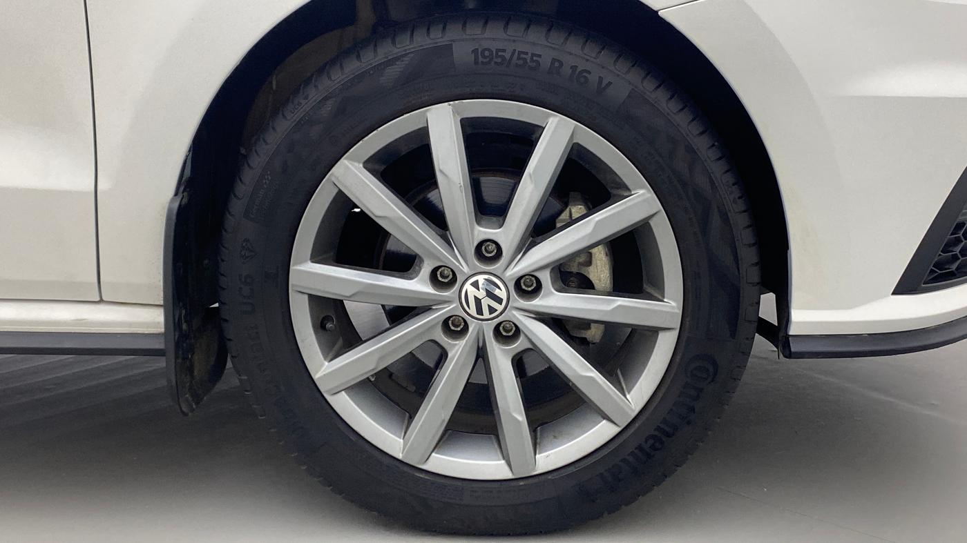 2020 Volkswagen Polo HIGHLINE PLUS 1.0 TSI AT, Petrol, Automatic, 26,526 km, Right Front Wheel