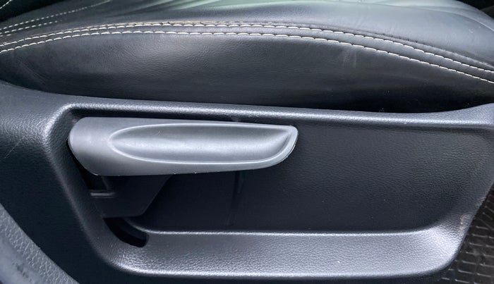 2020 Volkswagen Polo HIGHLINE PLUS 1.0 TSI AT, Petrol, Automatic, 26,526 km, Driver Side Adjustment Panel