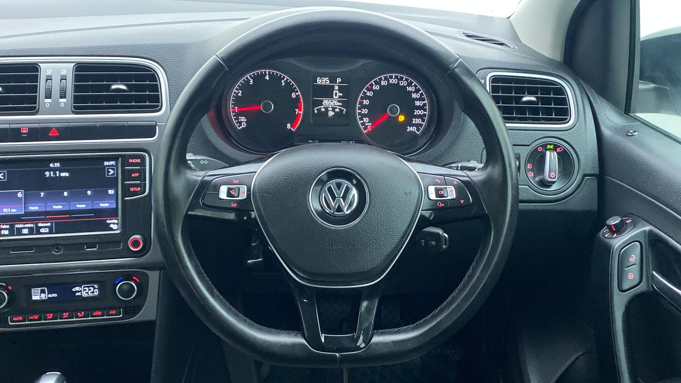 2020 Volkswagen Polo HIGHLINE PLUS 1.0 TSI AT, Petrol, Automatic, 26,526 km, Steering Wheel Close Up