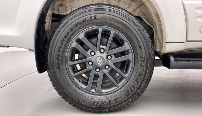 2015 Toyota Fortuner 3.0 4X2 MT, Diesel, Manual, 36,467 km, Right Rear Wheel