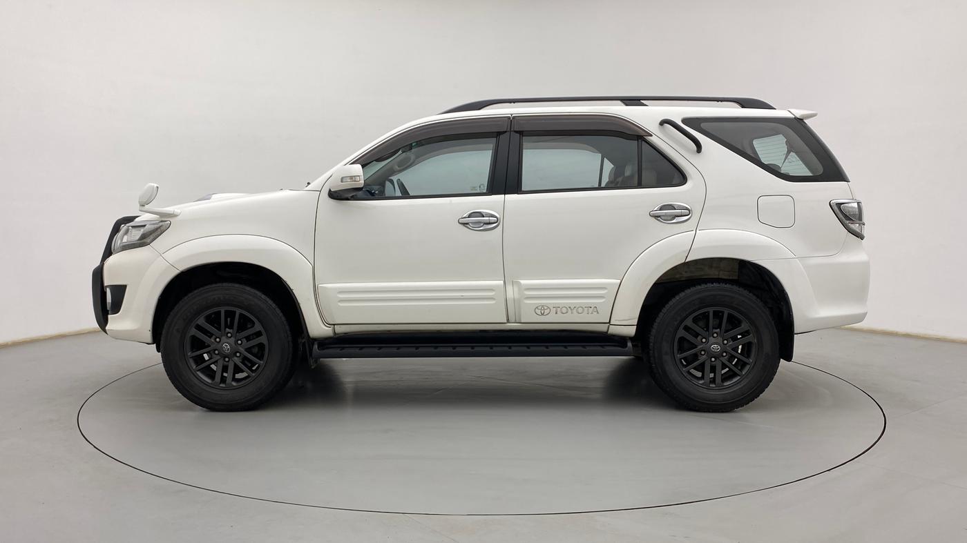 2015 Toyota Fortuner 3.0 4X2 MT, Diesel, Manual, 36,467 km, Left Side