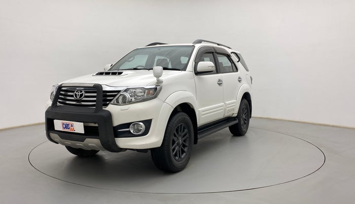 2015 Toyota Fortuner 3.0 4X2 MT, Diesel, Manual, 36,467 km, Left Front Diagonal