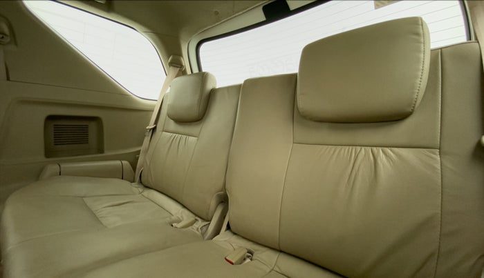2015 Toyota Fortuner 3.0 4X2 MT, Diesel, Manual, 36,467 km, Third Seat Row ( optional )