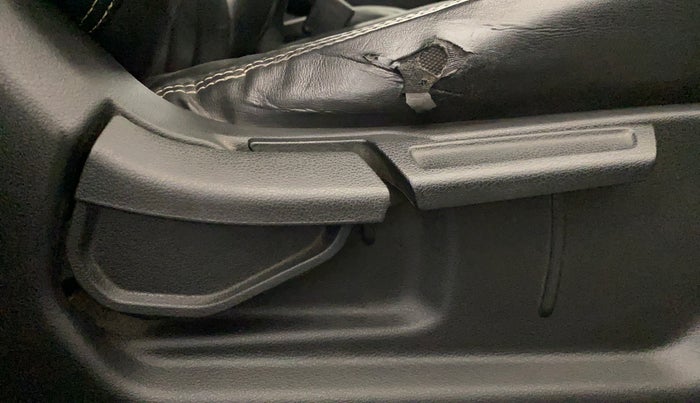 2020 Hyundai VENUE SX PLUS 1.0 TURBO DCT, Petrol, Automatic, 65,191 km, Driver Side Adjustment Panel