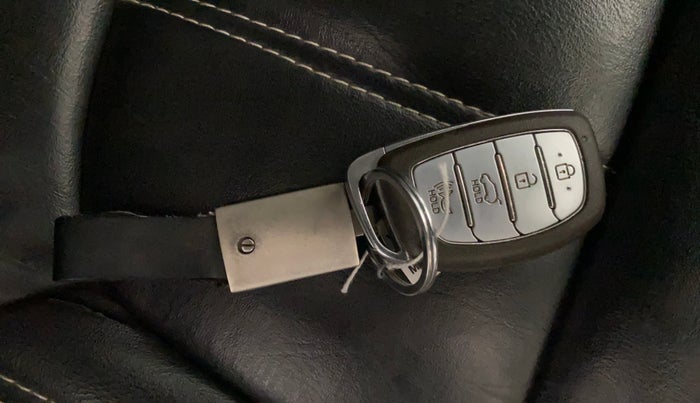 2020 Hyundai VENUE SX PLUS 1.0 TURBO DCT, Petrol, Automatic, 65,191 km, Key Close Up