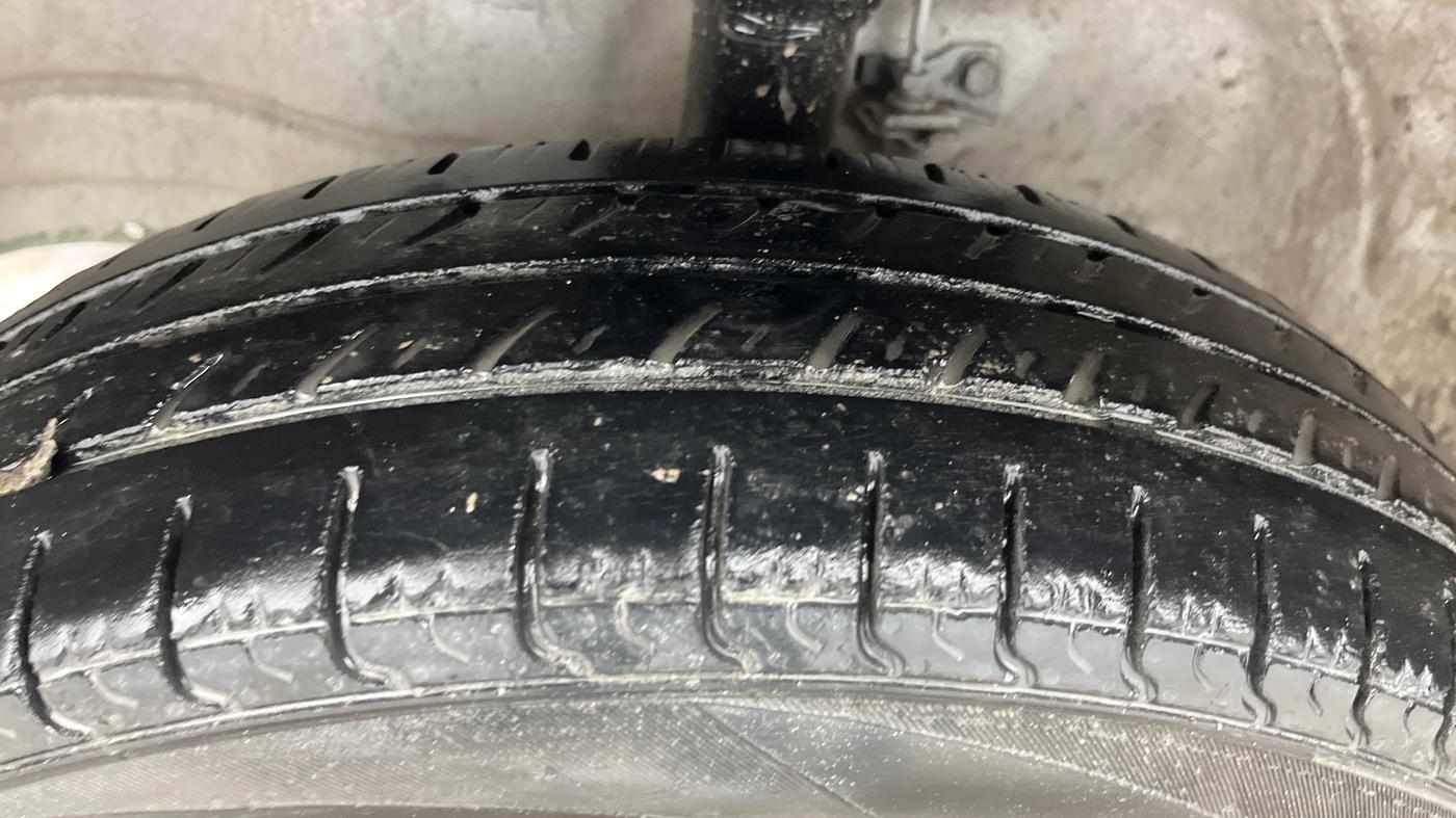 2014 Maruti Wagon R 1.0 LXI, Petrol, Manual, 54,550 km, Left Front Tyre Tread