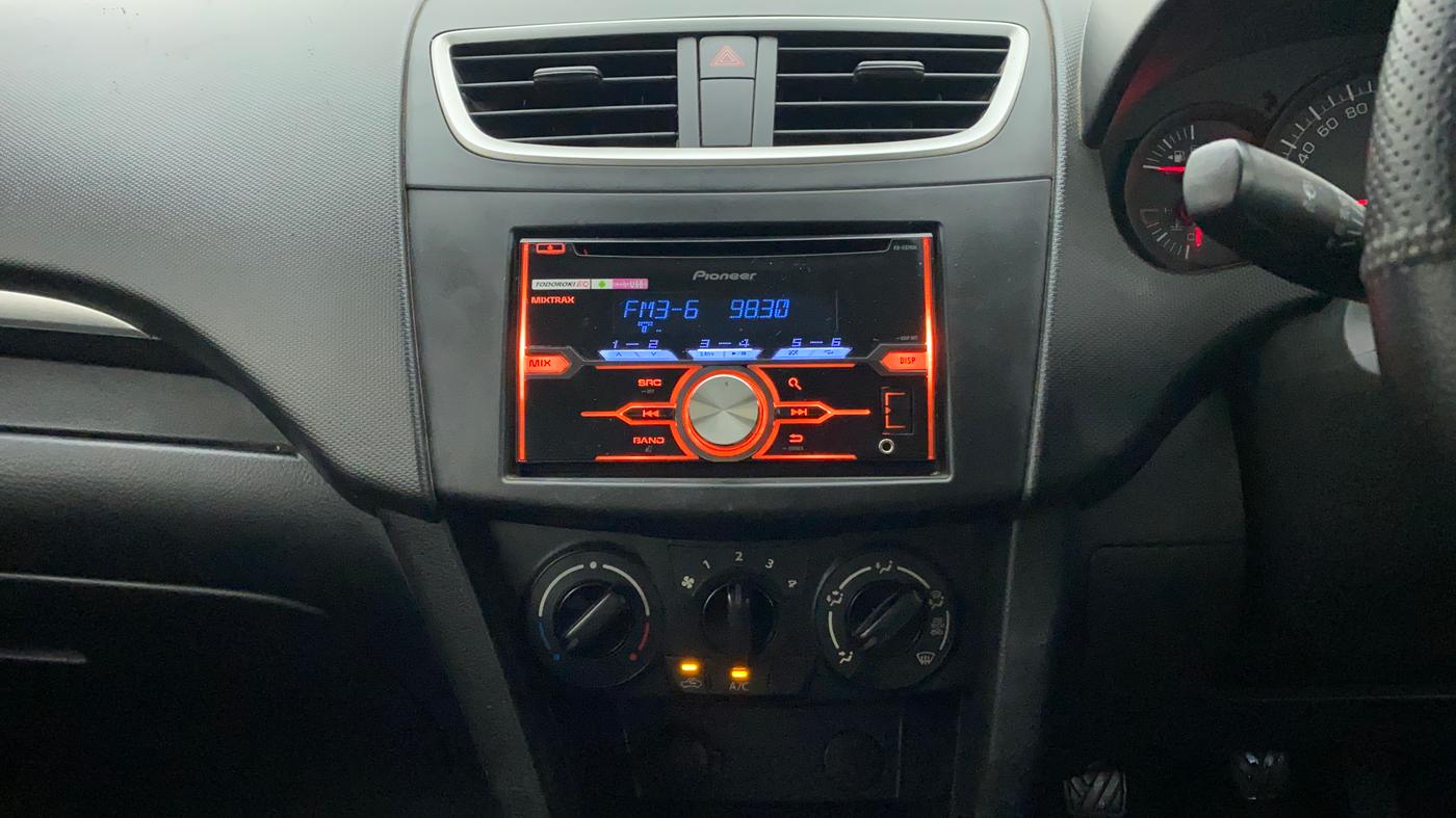2015 Maruti Swift LXI (O), Petrol, Manual, 19,297 km, Air Conditioner