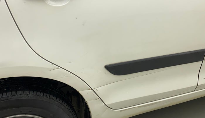 2015 Maruti Swift LXI (O), Petrol, Manual, 19,297 km, Right rear door - Minor scratches