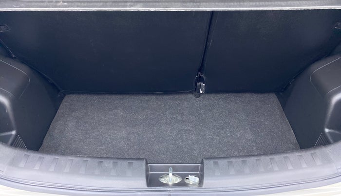 2017 Maruti Swift VXI D, Petrol, Manual, 5,852 km, Boot Inside