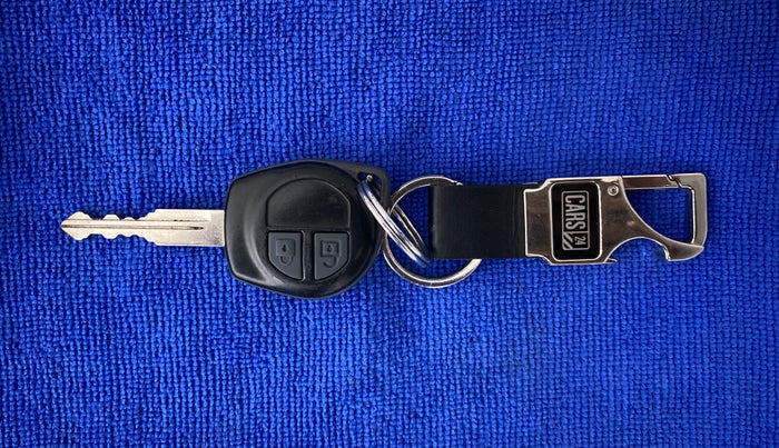 2017 Maruti Swift VXI D, Petrol, Manual, 5,852 km, Key Close Up