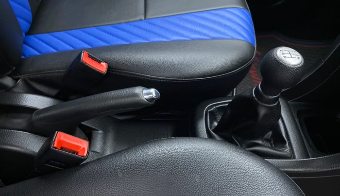 2017 Maruti Swift VXI D, Petrol, Manual, 5,852 km, Gear Lever