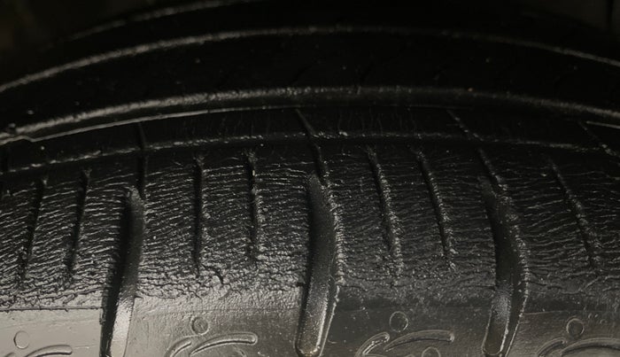 2021 Hyundai GRAND I10 NIOS MAGNA CORPORATE EDITION 1.2 KAPPA VTVT, Petrol, Manual, 28,672 km, Right Front Tyre Tread