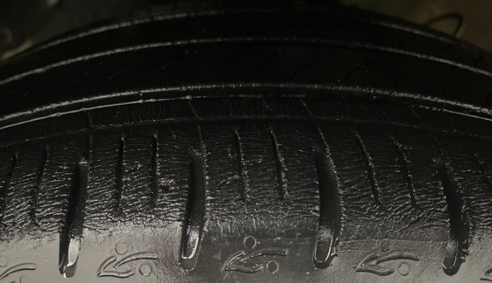 2021 Hyundai GRAND I10 NIOS MAGNA CORPORATE EDITION 1.2 KAPPA VTVT, Petrol, Manual, 28,672 km, Left Front Tyre Tread