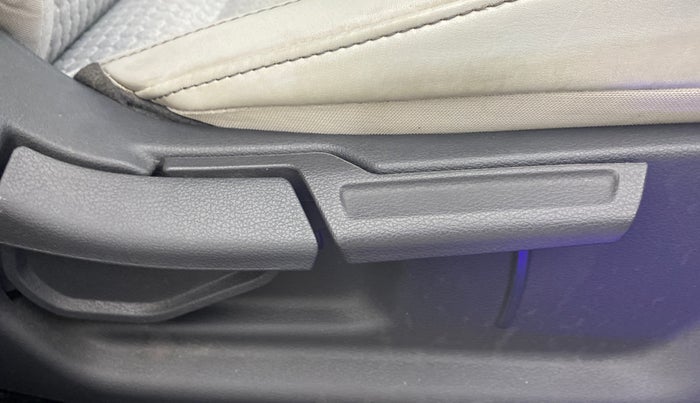 2021 Hyundai GRAND I10 NIOS MAGNA CORPORATE EDITION 1.2 KAPPA VTVT, Petrol, Manual, 28,672 km, Driver Side Adjustment Panel