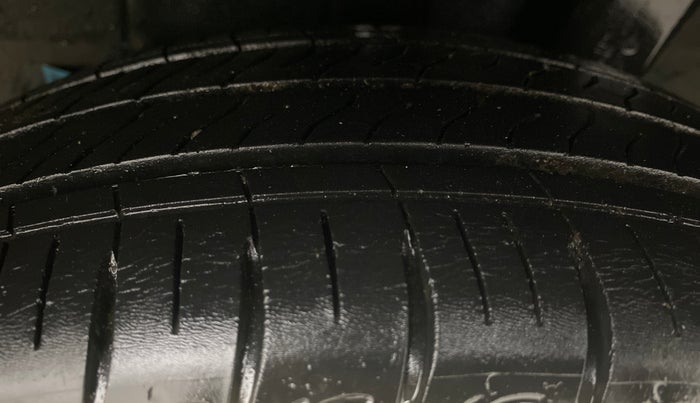 2021 Hyundai GRAND I10 NIOS MAGNA CORPORATE EDITION 1.2 KAPPA VTVT, Petrol, Manual, 28,672 km, Left Rear Tyre Tread