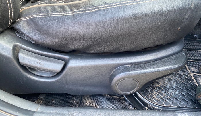 2015 Hyundai Grand i10 ASTA 1.2 KAPPA VTVT, Petrol, Manual, 68,973 km, Driver Side Adjustment Panel