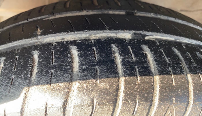 2015 Hyundai Grand i10 ASTA 1.2 KAPPA VTVT, Petrol, Manual, 68,973 km, Left Front Tyre Tread