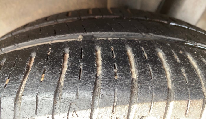 2015 Hyundai Grand i10 ASTA 1.2 KAPPA VTVT, Petrol, Manual, 68,973 km, Left Rear Tyre Tread