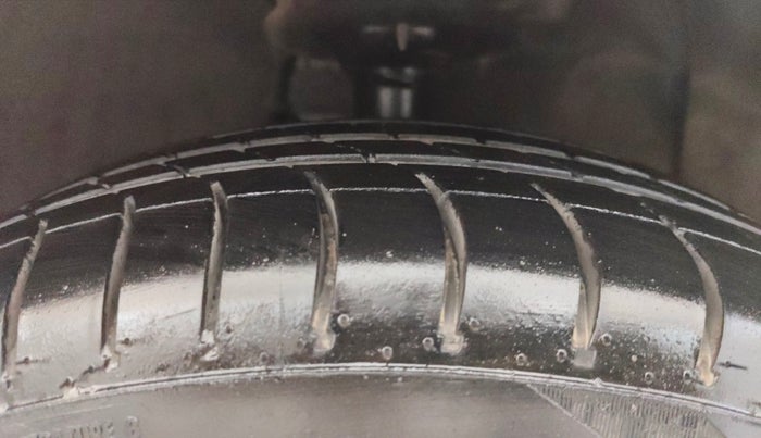 2014 Hyundai Grand i10 MAGNA 1.2 KAPPA VTVT, Petrol, Manual, 52,261 km, Right Front Tyre Tread