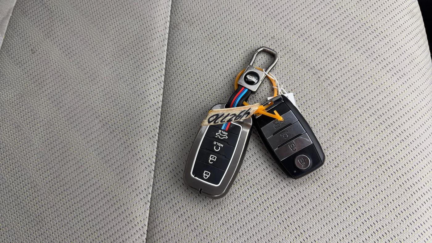 2023 KIA SELTOS HTK PLUS 1.5 IMT, Petrol, Manual, 52,778 km, Key Close Up