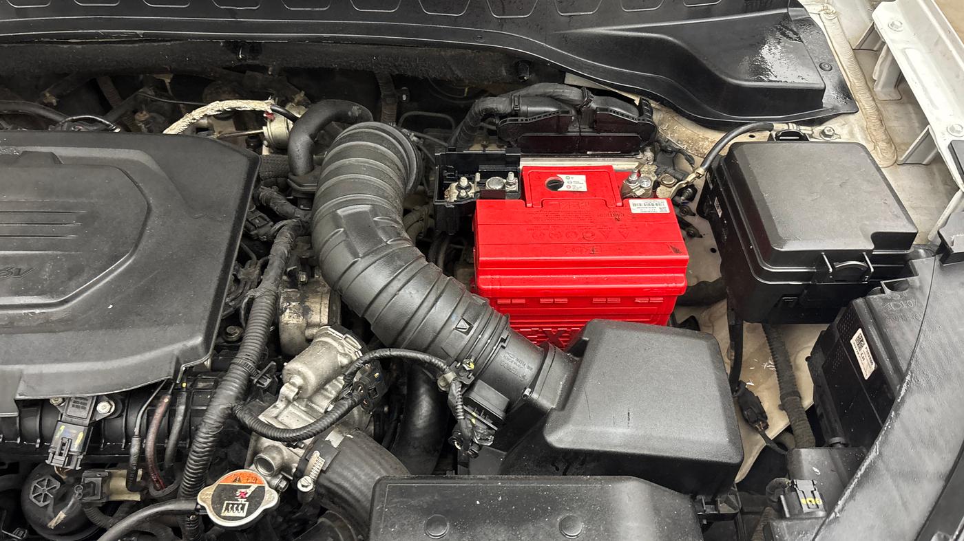 2022 KIA SONET HTK PLUS 1.5, Diesel, Manual, 1,48,756 km, Engine View - Left