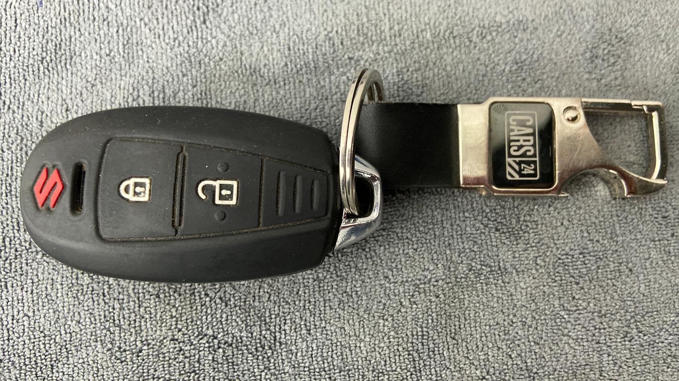 2018 Maruti Ciaz ALPHA 1.5 SHVS PETROL, Petrol, Manual, 21,061 km, Key Close Up
