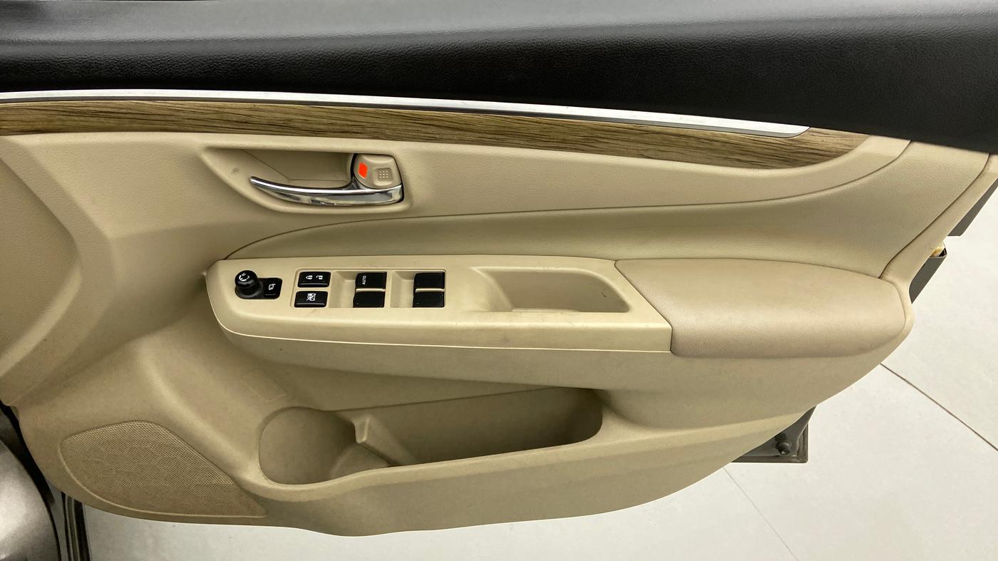 2018 Maruti Ciaz ALPHA 1.5 SHVS PETROL, Petrol, Manual, 21,061 km, Driver Side Door Panels Control