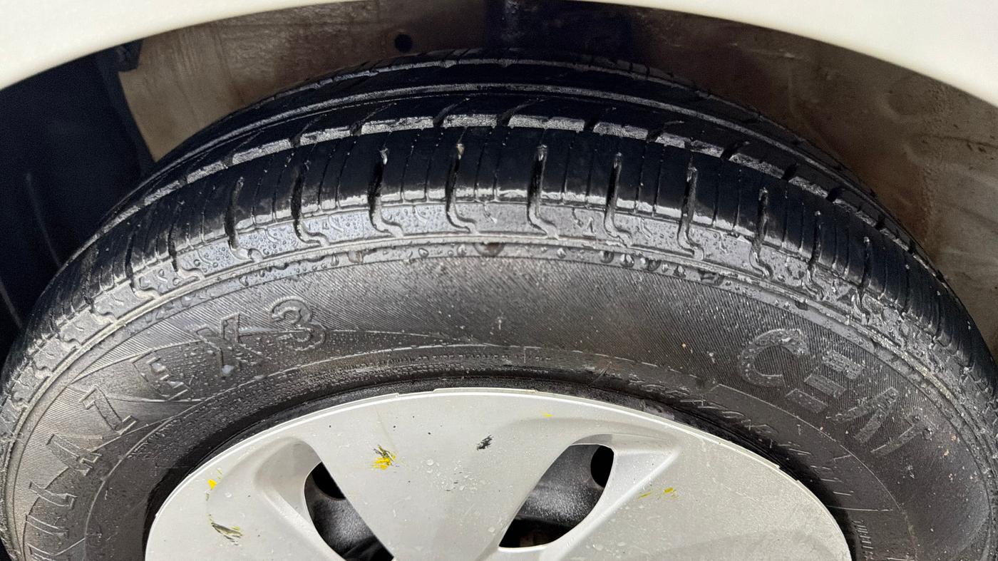2015 Maruti Celerio VXI AMT, Petrol, Automatic, 42,550 km, Left Front Tyre Tread