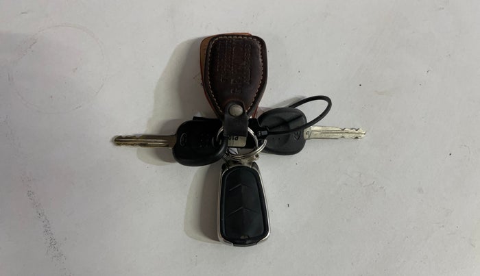 2021 Hyundai NEW SANTRO MAGNA, Petrol, Manual, 48,765 km, Key Close Up