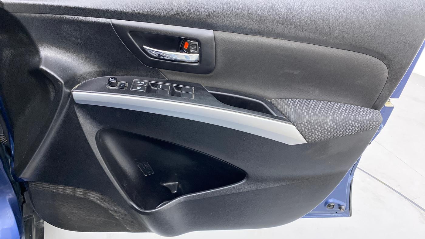 2018 Maruti S Cross ZETA 1.3 SHVS, Diesel, Manual, 80,849 km, Driver Side Door Panels Control