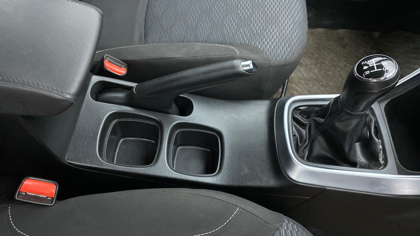 2018 Maruti S Cross ZETA 1.3 SHVS, Diesel, Manual, 80,849 km, Gear Lever