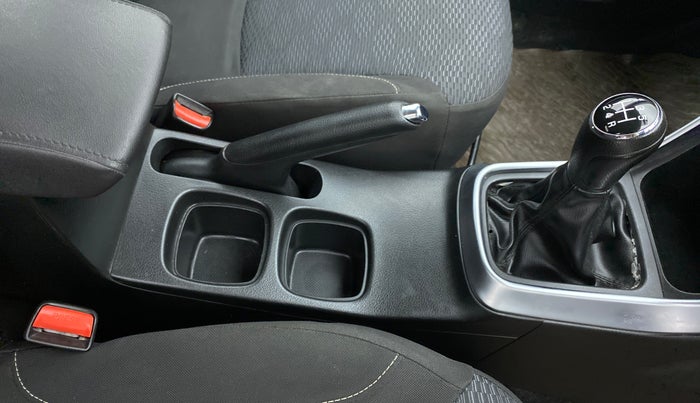 2018 Maruti S Cross ZETA 1.3 SHVS, Diesel, Manual, 80,849 km, Gear Lever