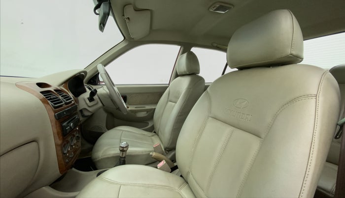 2011 Hyundai Accent EXECUTIVE, Petrol, Manual, 70,123 km, Right Side Front Door Cabin