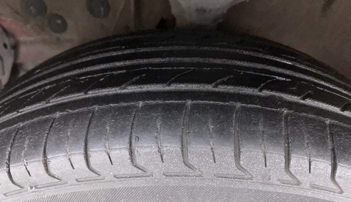 2011 Hyundai Accent EXECUTIVE, Petrol, Manual, 70,123 km, Left Front Tyre Tread