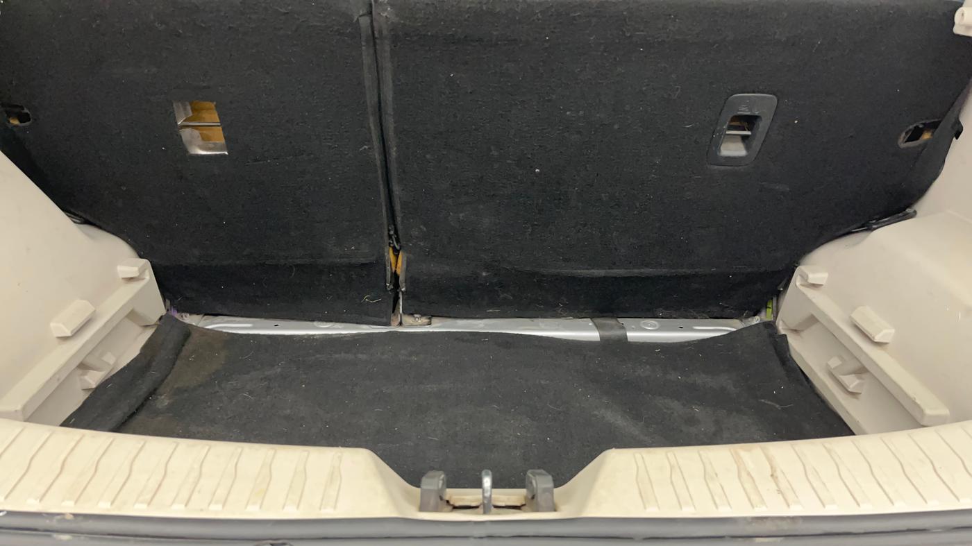 2021 Mahindra XUV300 W6 1.2 PETROL, Petrol, Manual, 1,18,178 km, Boot Inside