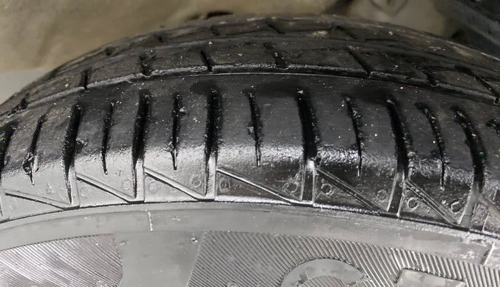 2020 Maruti Alto LXI, Petrol, Manual, 26,799 km, Right Front Tyre Tread