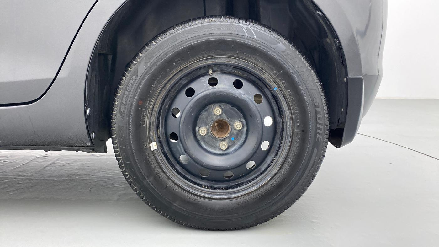 2016 Maruti Swift VXI D, Petrol, Manual, 73,059 km, Left Rear Wheel